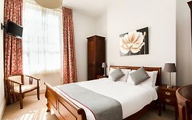 Oyo The Regency, Clifton Bristol